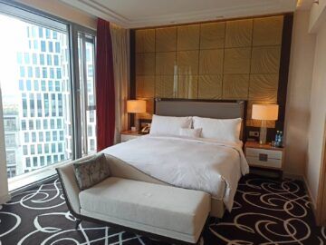 Waldorf Astoria Berlin Deluxe Zimmer With View 1