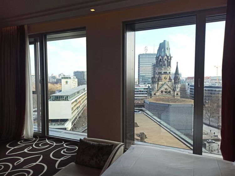 Waldorf Astoria Berlin Deluxe Zimmer With View 7