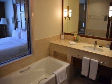 Shangri-La Chiang Mai Deluxe Room Badezimmer