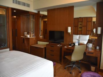 Shangri-La Chiang Mai Deluxe Room Tv