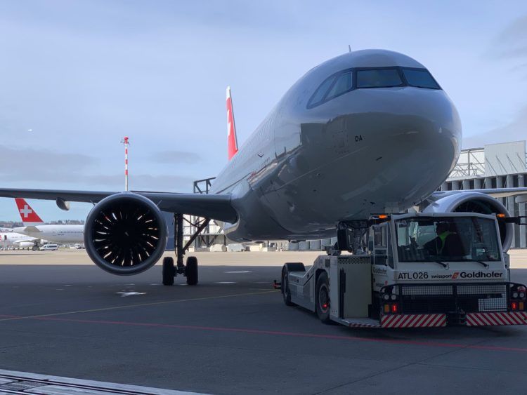 Swiss Airbus A320neo Schlepper