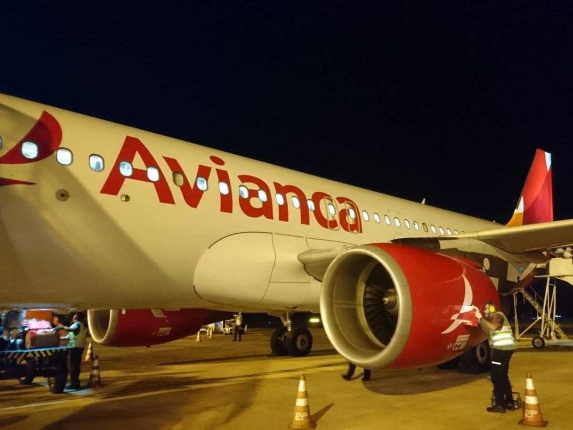 Avianca A320 Cgr Bei Nacht 2