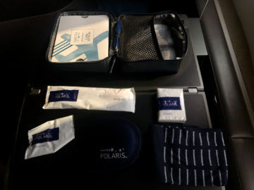 United Airlines Polaris Business Class Boeing 767 300 Amenity Kit Ausgepackt