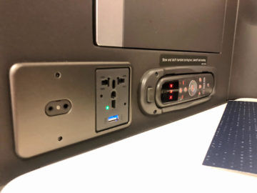 United Airlines Polaris Business Class Boeing 767 300 Controller Anschluesse