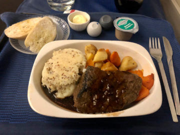 United Airlines Polaris Business Class Boeing 767 300 Hauptgericht