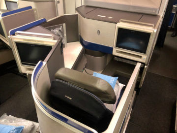 United Airlines Polaris Business Class Boeing 767 300 Sitz 1 Mitte