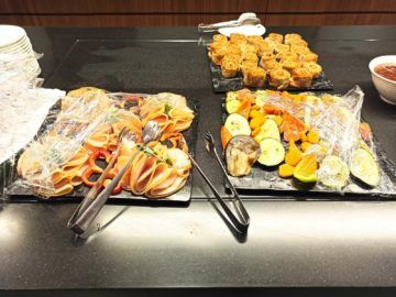 Ethiopian Airlines Sheba Platinum Lounge Addis Abeba Terminal 2 Kaltes Buffet Aufschnitt