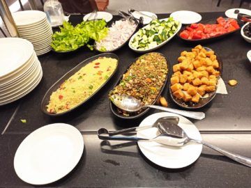 Ethiopian Airlines Sheba Platinum Lounge Addis Abeba Terminal 2 Kaltes Buffet Salate