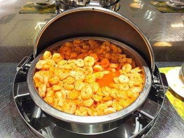 Ethiopian Airlines Sheba Platinum Lounge Addis Abeba Terminal 2 Warmes Buffet Garnelen