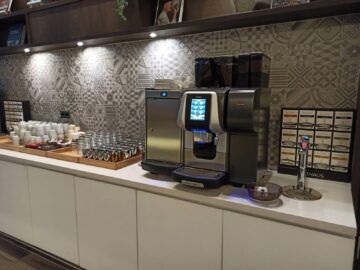Hyatt Place Frankfurt Airport Fruehstueck Kaffeemaschine