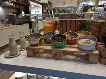 Hyatt Place Frankfurt Airport Fruehstueck Muesli