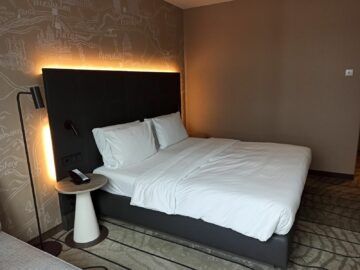 Hyatt Place Frankfurt Airport Zimmer Bett