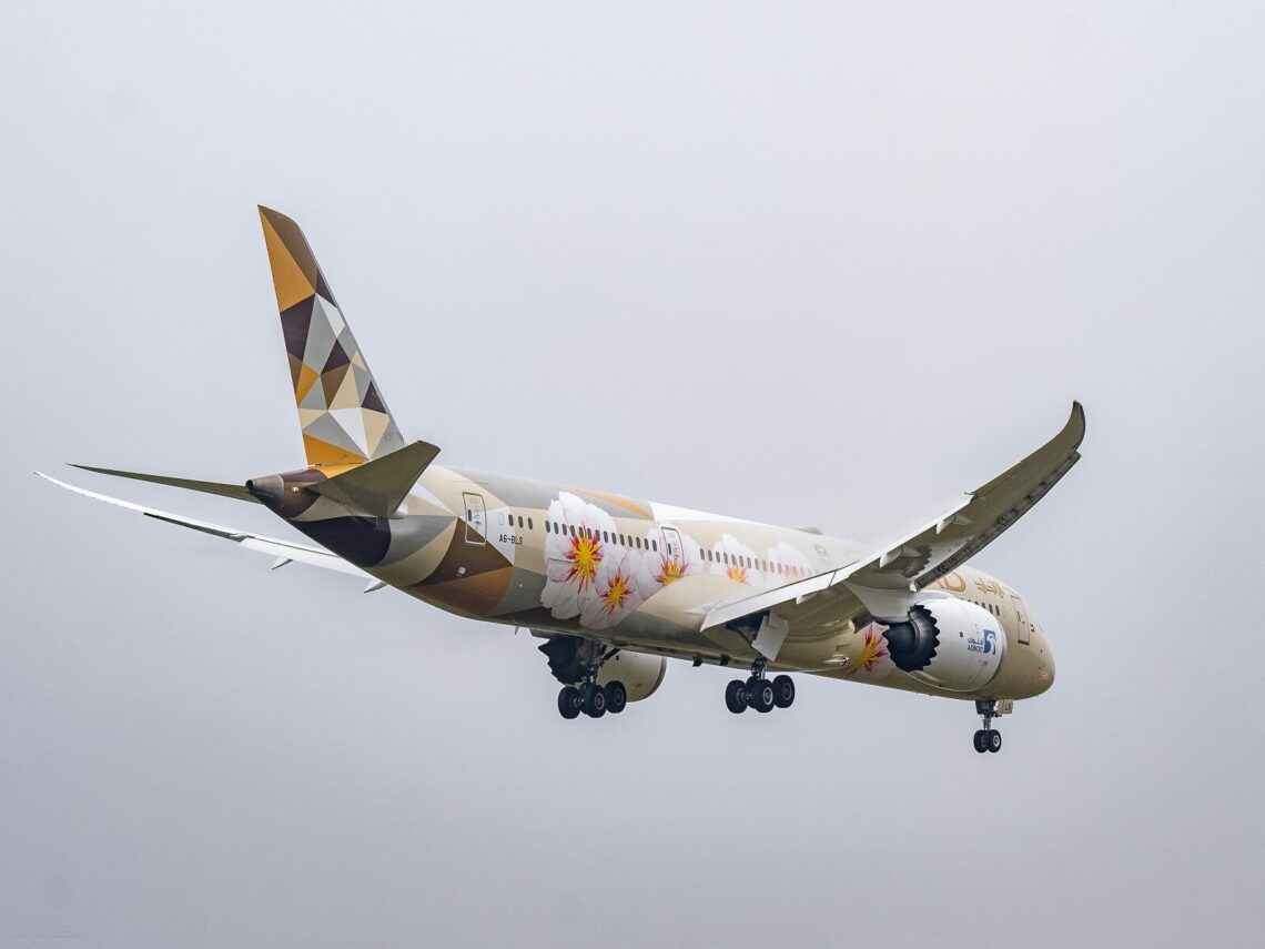 Flugzeug Etihad 787 9 Choose Japan Zurich Airport