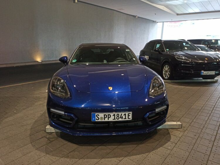 Lufthansa First Class Chauffeur Service Porsche Panamera