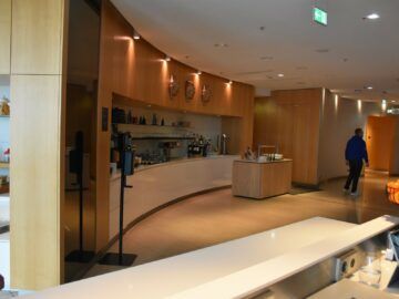 Air Canada Maple Leaf Lounge Frankfurt Bar