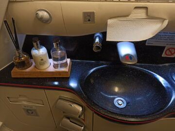 Review Turkish Airlines Business Class Airbus A330 300 Bad Waschbecken