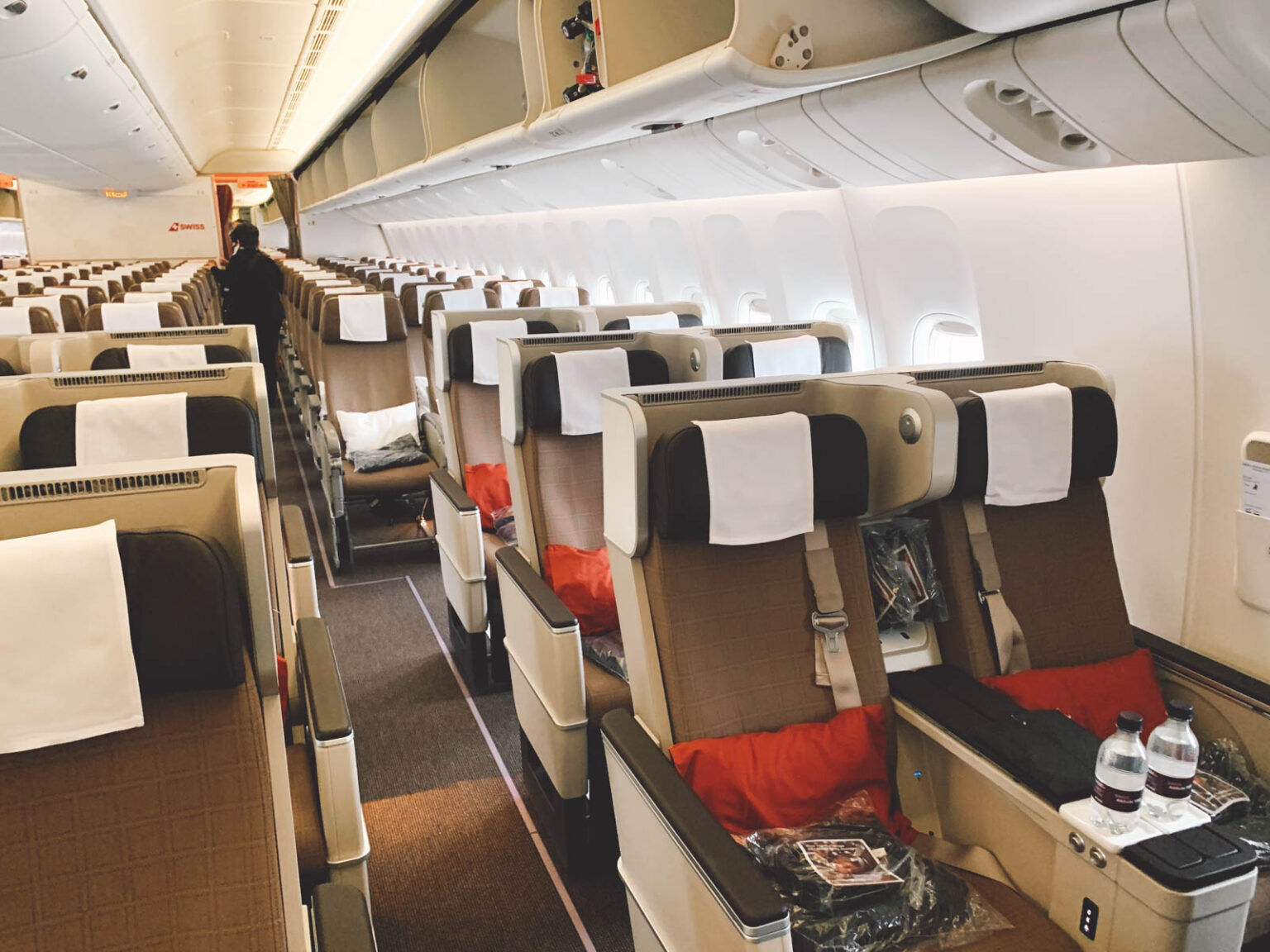Review Swiss Premium Economy Class 777300ER meilenoptimieren