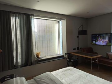 Andaz Munich Schwabinger Tor King Bed Deluxe Room 2