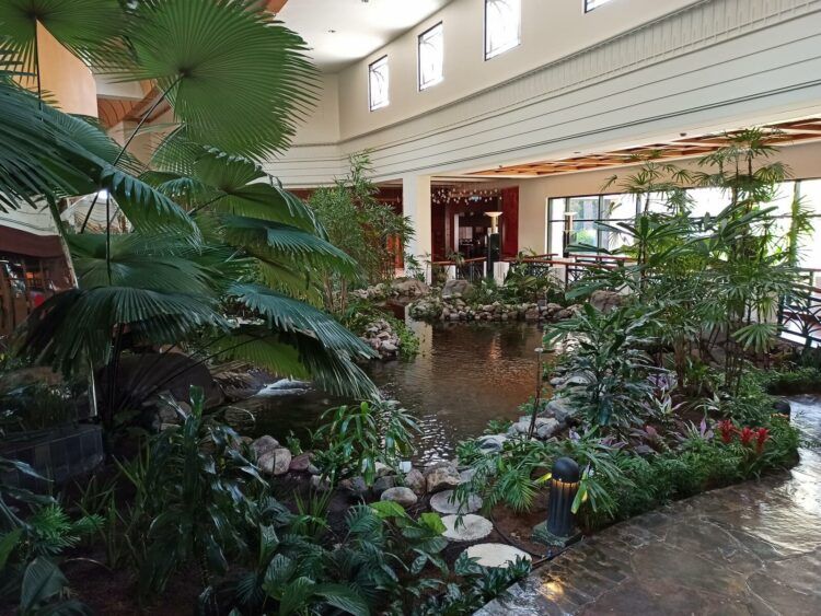Grand Hyatt Dubai Lobby Teich
