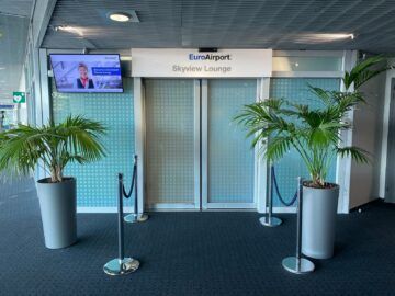 Eingansbereich Euroairport Skyview Lounge