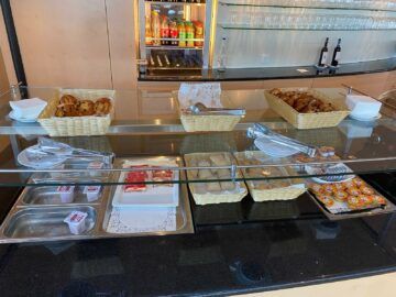 Euroairport Skyview Lounge Brot