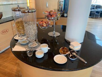 Euroairport Skyview Lounge Cornflakes Obst