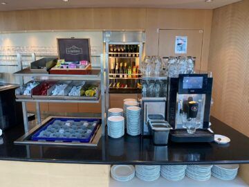 Euroairport Skyview Lounge Kaffeeautomat Und Tee