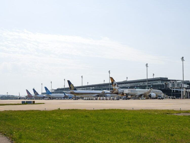 Flugzeuge Flughafen Zürich Singapore Etihad United