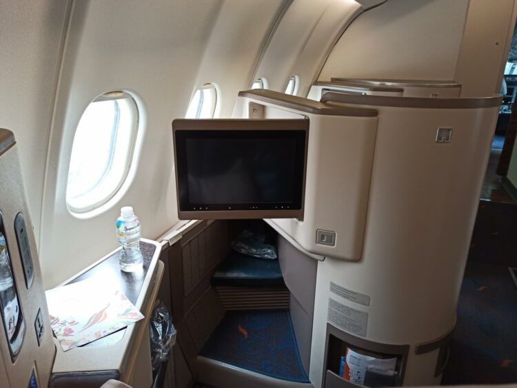 Srilankan Airlines Business Class Airbus A330 300 Sitz Von Hinten Bildschirm