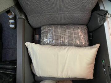 Eva Air Business Class B787 10 Kissen Decke
