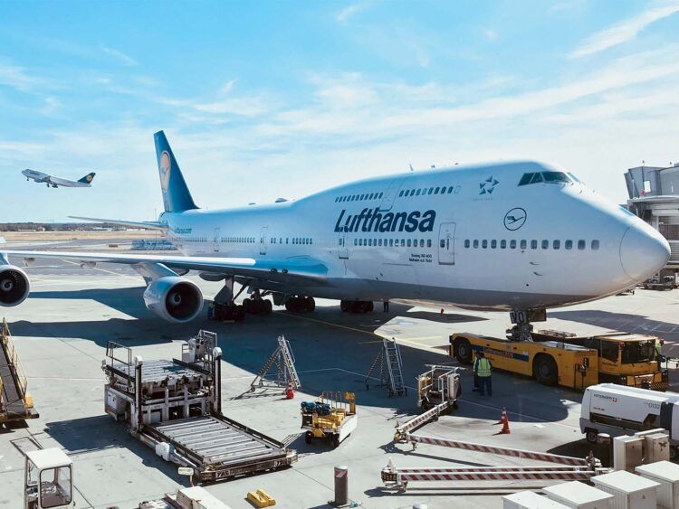 Lufthansa 747 Unsplash