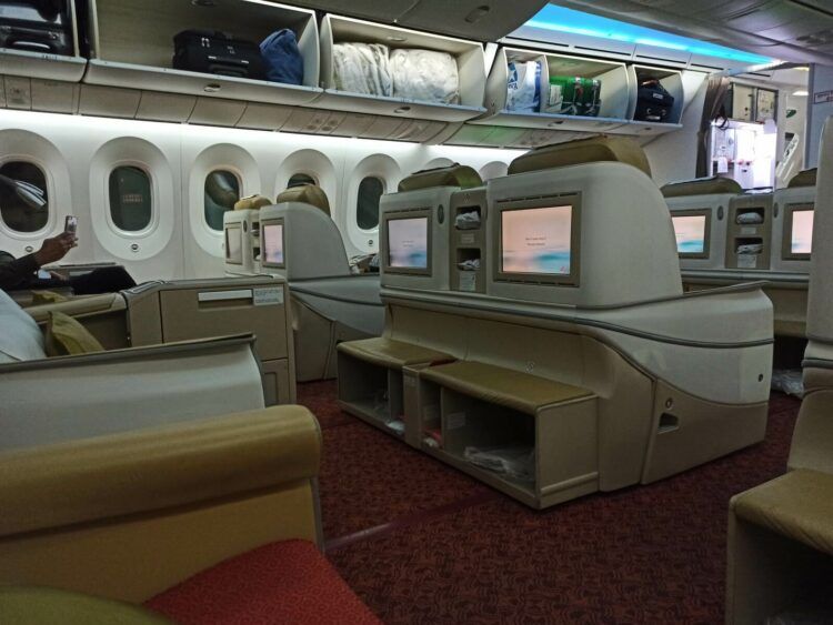 Air India Business Class Boeing 787 8 Sitz Ottoman