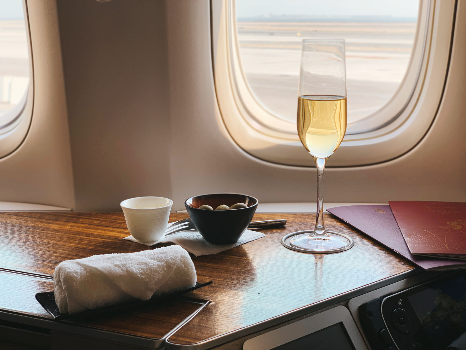 Review Qatar Airways First Class Boeing 777300ER DohaZürich