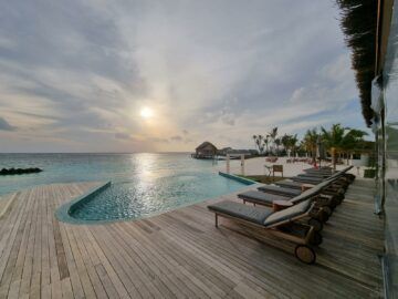 Hilton Maldives Amingiri Pool 3