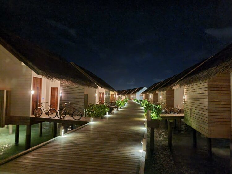 Hilton Maldives Amingiri Steg Nacht