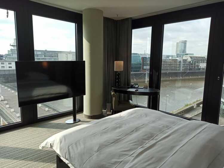 Hyatt Regency Duesseldorf Corner Room