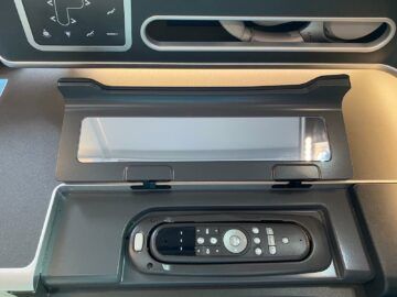 Qantas Airways Business Class Airbus A380 800 Controller