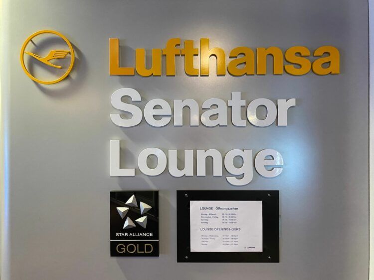 Lufthansa Senator Lounge Duesseldorf Logo