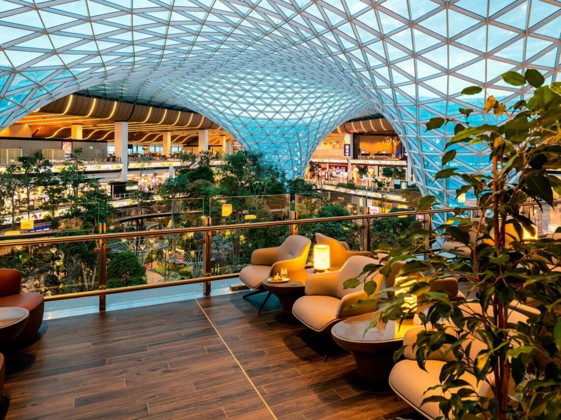 Qatar Airways Al Mourjan Business Lounge The Garden Beitragsbild