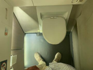 Air France La Première First Class Boeing 777 300 Platz Toilette