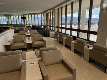 Ana Lounge Honolulu Sessel Fenster