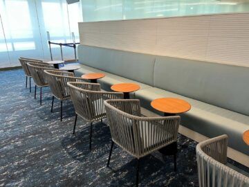Ana Lounge Honolulu Tische Stuehle