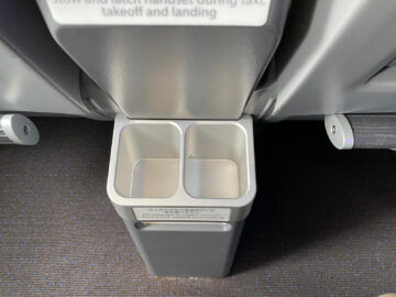Ana Premium Economy Airbus A380 Flaschenhalter Mitte