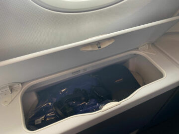 Ana Premium Economy Airbus A380 Stauraum Links