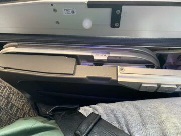 Ana Premium Economy Airbus A380 Tisch Verstaut