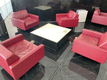 Cathay Pacific The Wing First Class Lounge Sitzkombi2