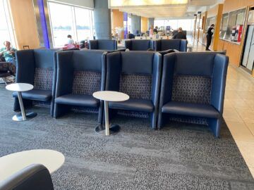 Delta Sky Club Los Angeles Terminal 2 Ohrensessel
