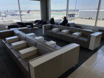Delta Sky Club Los Angeles Terminal 2 Sessel Hinten In Der Lounge