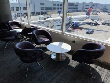 Delta Sky Club Los Angeles Terminal 2 Sitzkombi Fenster