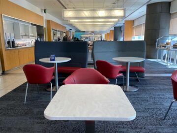 Delta Sky Club Los Angeles Terminal 2 Tische Essbereich